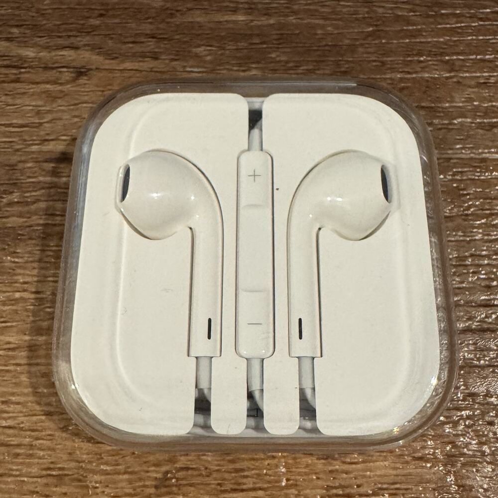 NEW Apple iPhone OEM Original Wired Earphones Earpods Earbuds 3.5mm Jack w/ Case